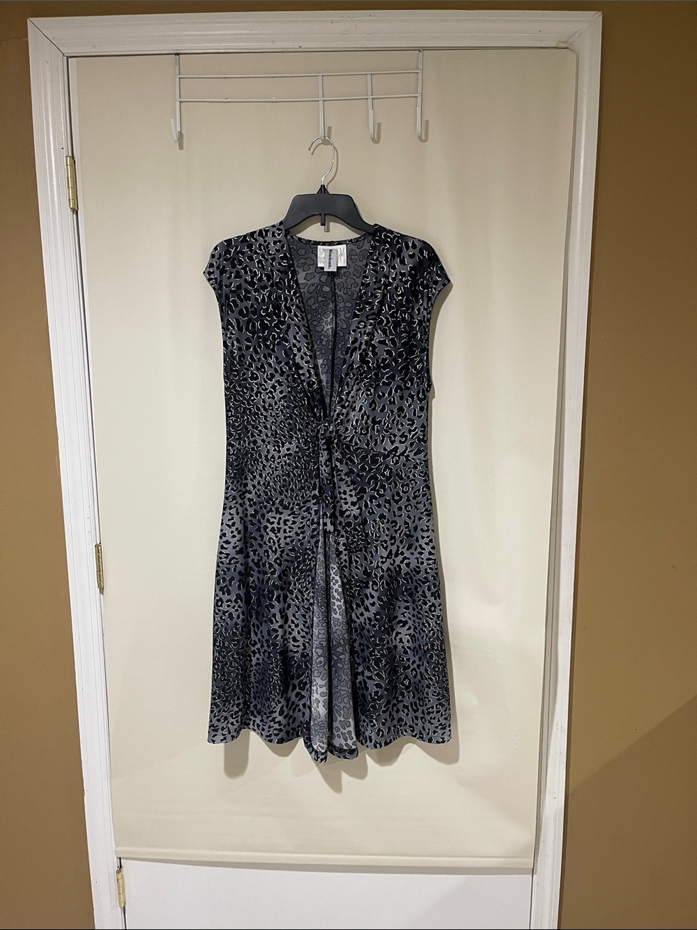 Miraclesuit Black and Gray Animal-Print Tie-Front Swim Coverup Size Medium